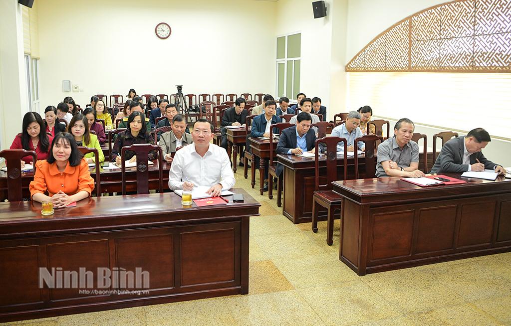 Các đại biểu dự hội nghị.