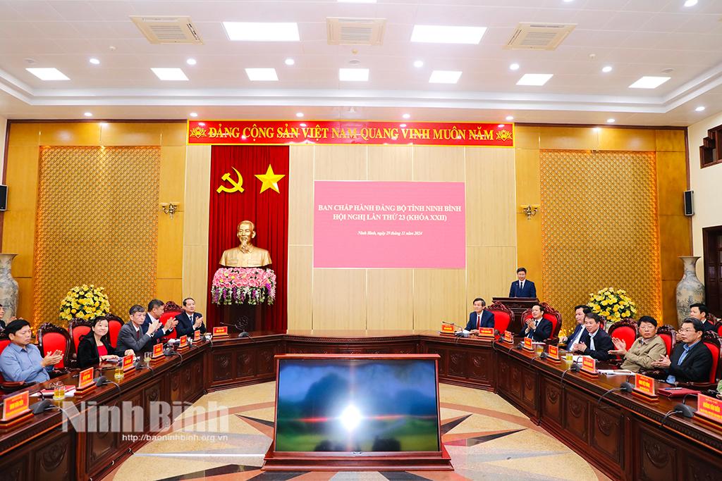 Các đại biểu dự hội nghị.