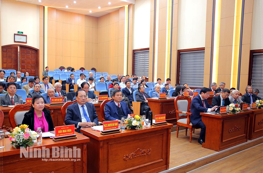 Các đại biểu dự hội nghị.