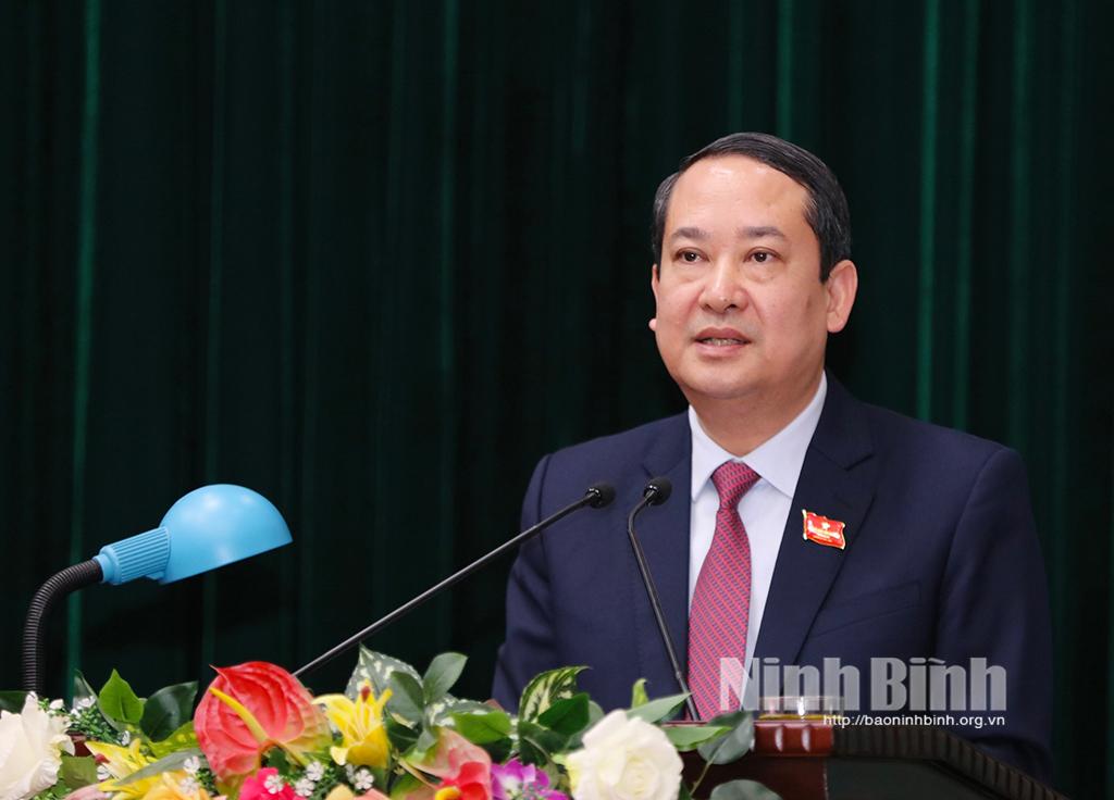 Đồng chí Mai Văn Tuất, Phó Bí thư Thường trực Tỉnh ủy, Chủ tịch HĐND tỉnh trình bày diễn văn bế mạc Kỳ họp thứ 26, HĐND tỉnh khóa XV.