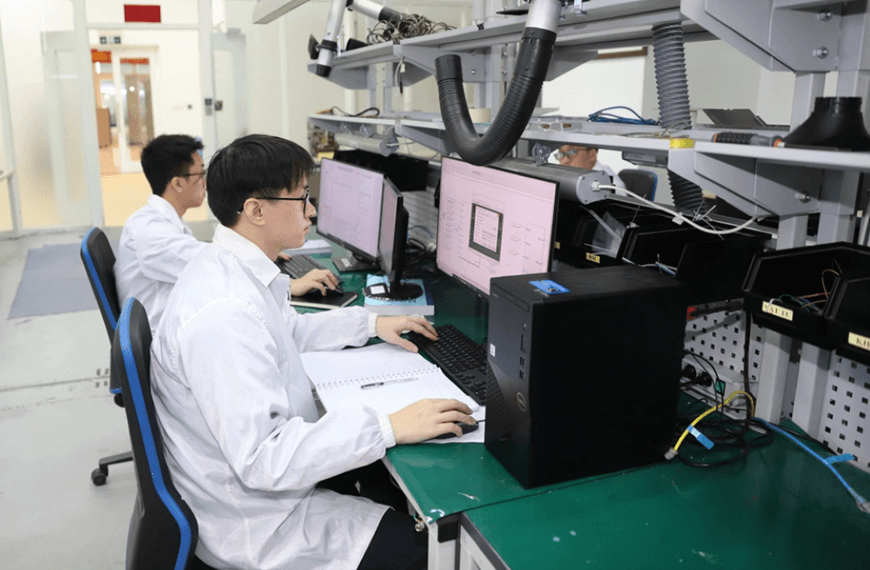 Cán bộ, kỹ sư Viện Hàng không vũ trụ Viettel làm chủ nhiều công nghệ quan trọng trong nghiên cứu, chế tạo vũ khí công nghệ cao.