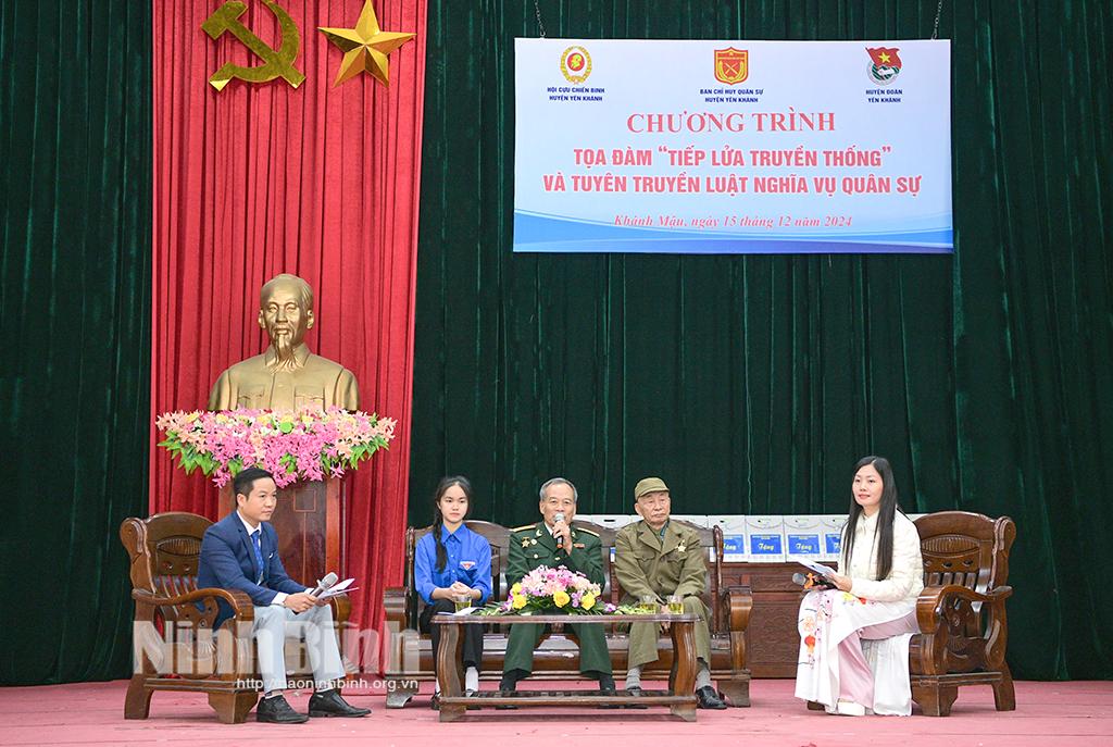 Các đại biểu tham gia toạ đàm.