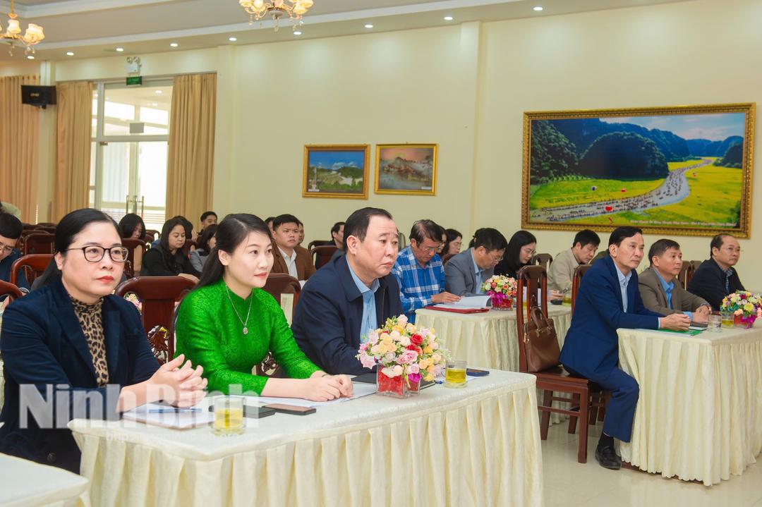 Các đại biểu dự hội nghị.