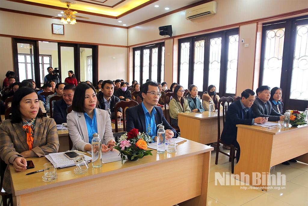 Các đại biểu dự hội nghị.