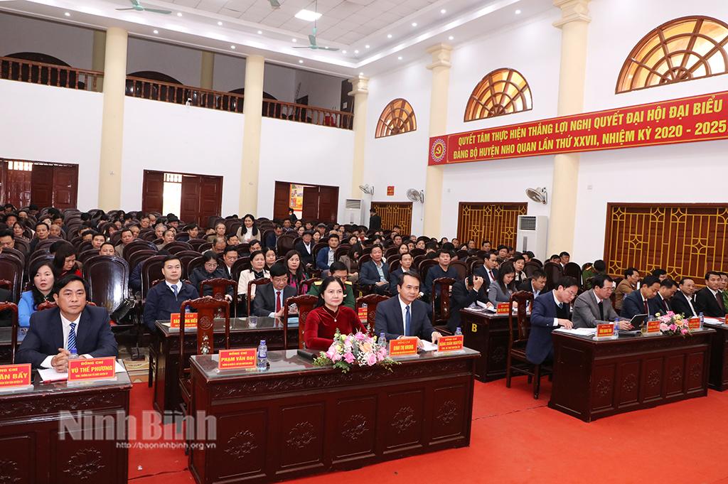 Các đại biểu dự hội nghị.