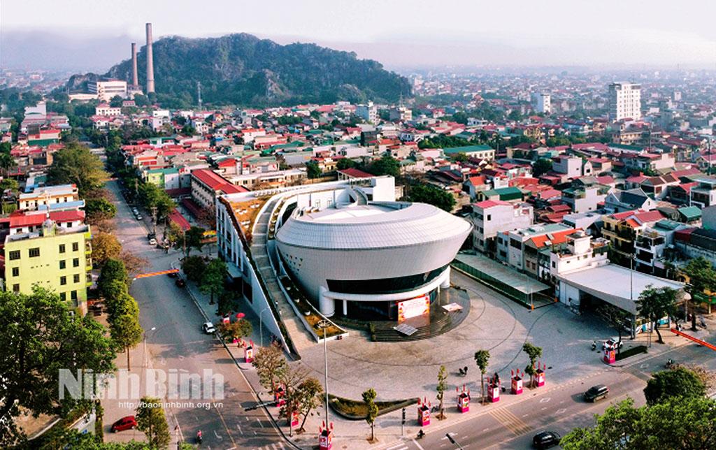 Nhà hát Phạm Thị Trân-thiết chế văn hóa, biểu tượng của đô thị di sản.