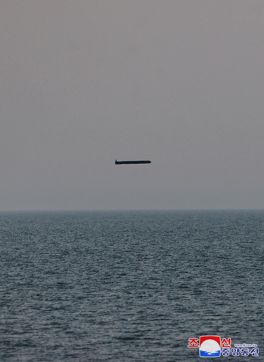 Triều Tiên tiến hành vụ thử nghiệm vũ khí hành trình chiến lược dẫn đường được phóng từ biển (dưới nước) vào đất liền vào ngày 25/1/2025.