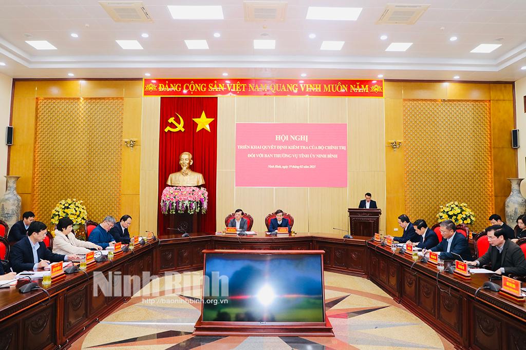 Quang cảnh buổi làm việc.