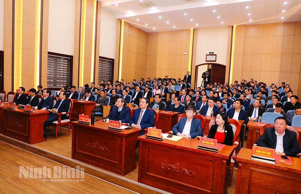 Các đại biểu dự hội nghị.