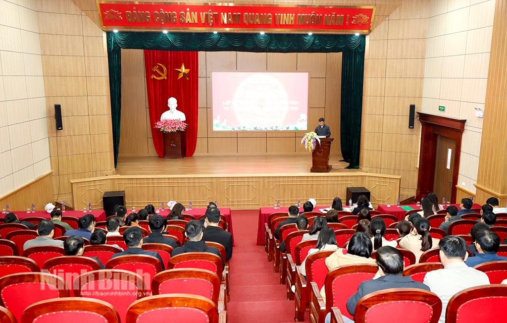 Quang cảnh khai giảng lớp bồi dưỡng.