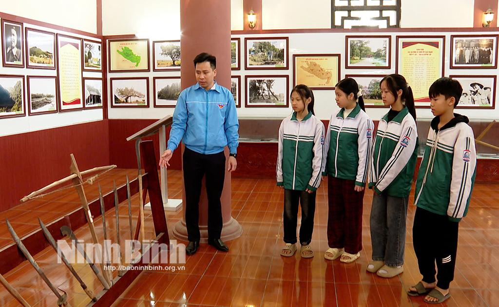 Bảo tàng Khu căn cứ cách mạng Quỳnh Lưu là "địa chỉ đỏ" giáo dục truyền thống lịch sử cho thế hệ trẻ.