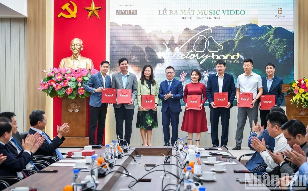 Buổi họp báo thu hút sự quan tâm của đông đảo báo giới, các hãng lữ hành, du lịch... (Ảnh: THÀNH ĐẠT)