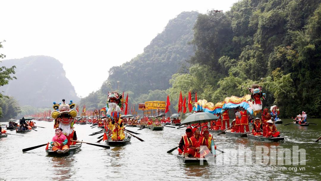 Lễ hội Tràng An là lễ hội truyền thống, được tổ chức vào tháng 3 âm lịch hàng năm. Ảnh tư liệu: Minh Đường