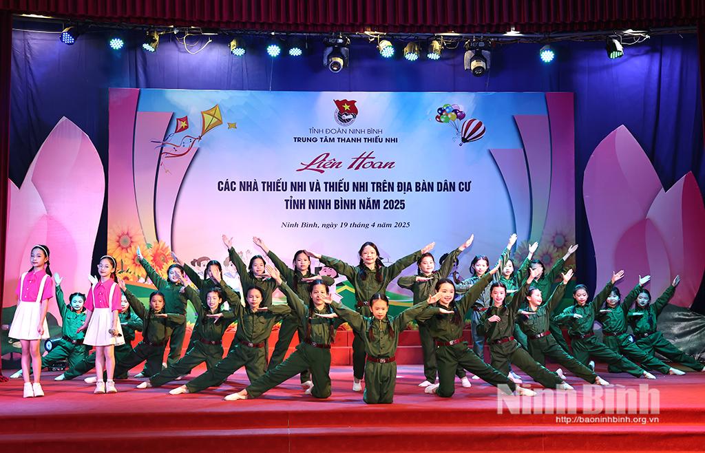 Tiết mục tham gia Liên hoan của đoàn tuyển Thành phố Tam Điệp.