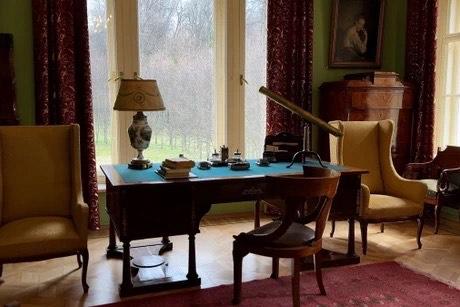 Bàn làm việc của V.I.Lenin tại bảo tàng. (Ảnh: TTXVN)