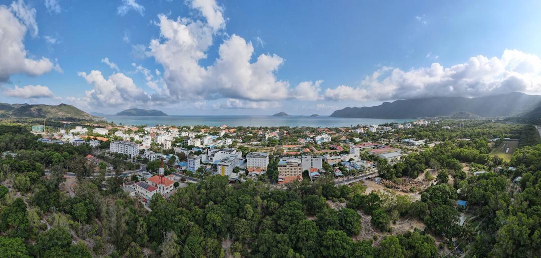 Toàn cảnh khu vực đảo lớn Côn Sơn.