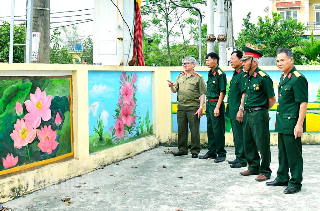 Cựu chiến binh Nguyễn Văn Quyết tích cực tham gia các phong trào thi đua do địa phương phát động. Ảnh: Hồng Giang