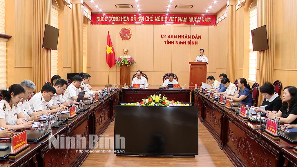 Lãnh đạo Kiểm toán nhà nước khu vực XI công bố quyết định kiểm toán ngân sách địa phương tại tỉnh Ninh Bình.