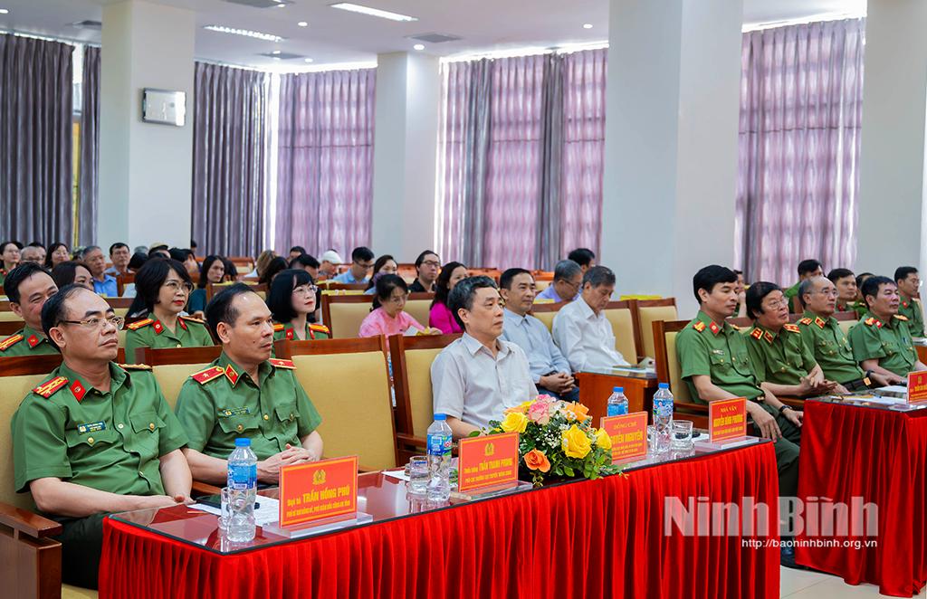 Các đại biểu dự khai mạc Trại sáng tác.