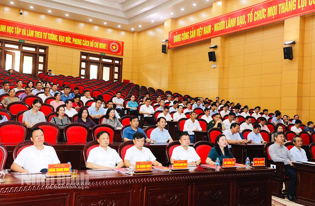 Các đại biểu dự hội nghị.