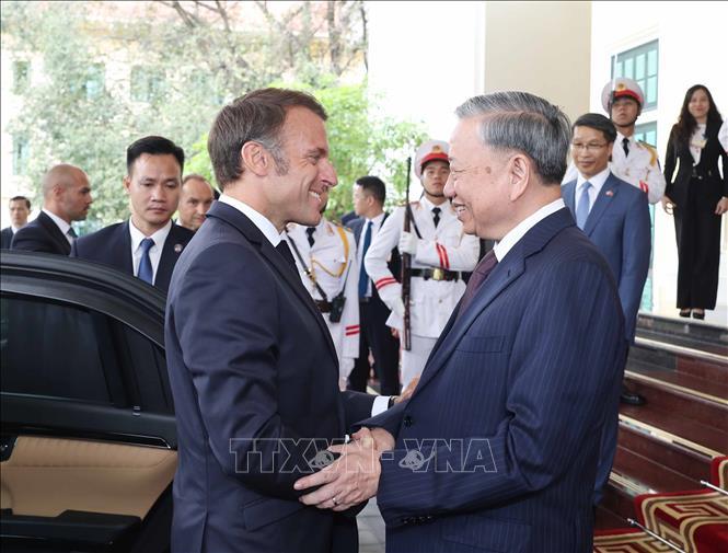 Tổng Bí thư Tô Lâm tiếp Tổng thống Pháp Emmanuel Macron. Ảnh: Thống Nhất/TTXVN