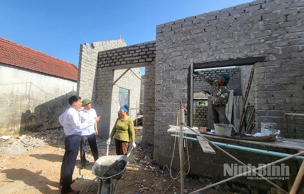 Ngôi nhà của chị Nguyễn Thị Oanh (phố 6, thị trấn Thịnh Vượng, Gia Viễn) nhận được sự hỗ trợ, giúp đỡ của nhiều tấm lòng trong quá trình xây dựng. Ảnh: Lý Nhân