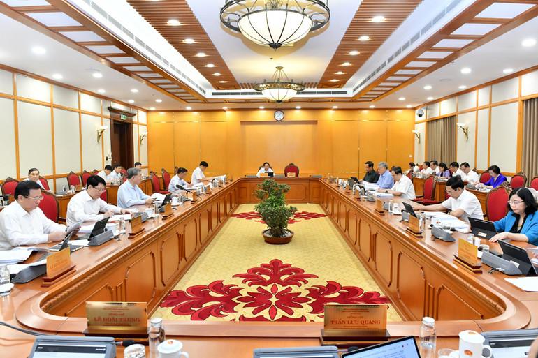 Bộ Chính trị họp cho ý kiến về tình hình, tiến độ thực hiện các nghị quyết, kết luận của Trung ương, Bộ Chính trị về sắp xếp tổ chức bộ máy và đơn vị hành chính, ngày 6/6/2025. (Ảnh: TTXVN)