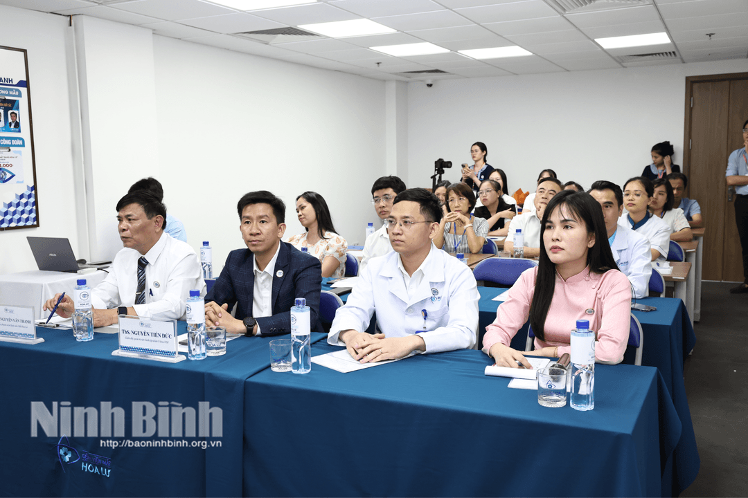 Các đại biểu dự Hội thảo.