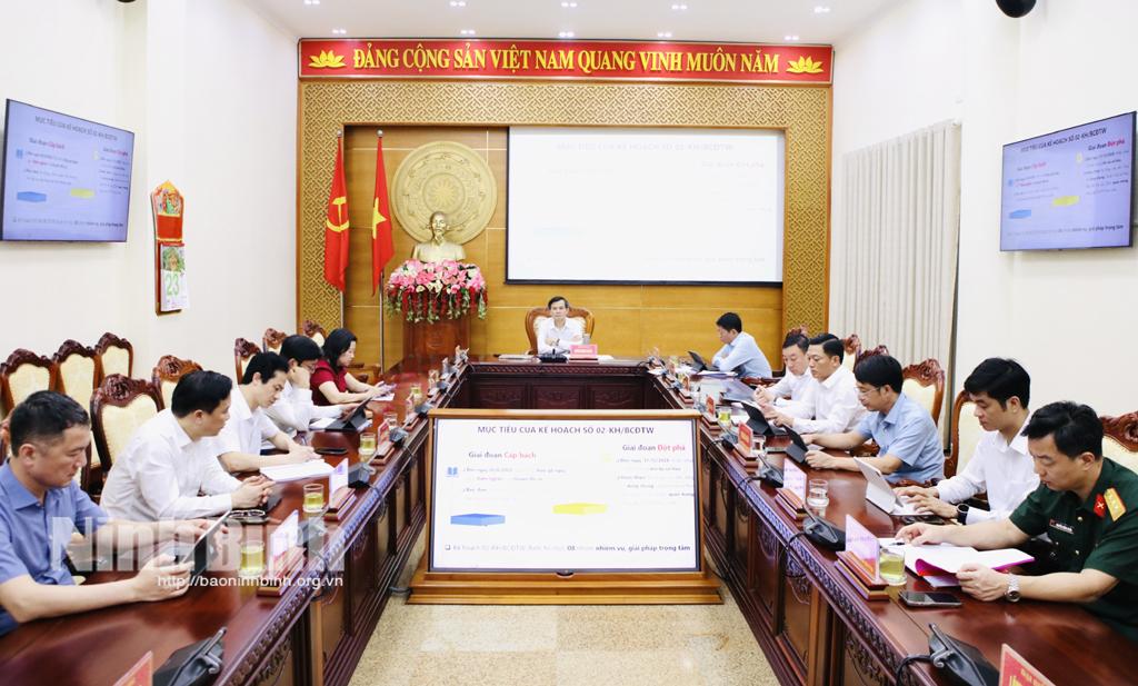 Các đại biểu dự hội nghị tại điểm cầu Ninh Bình.