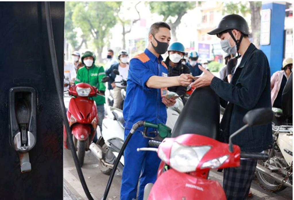 Giá xăng dầu đồng loạt tăng từ 15h hôm nay (ngày 26.6). Ảnh: Hải Nguyễn/Laodong.vn