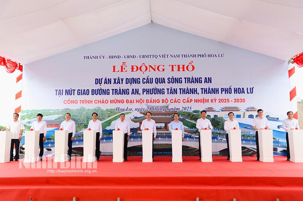 Dự án xây dựng cầu qua sông Tràng An chính thức được khởi công. Đây là công trình thứ 5 thành phố tổ chức Lễ Khánh thành và Lễ động thổ công trình chào mừng Đại hội Đảng bộ các cấp, nhiệm kỳ 2025-2030.