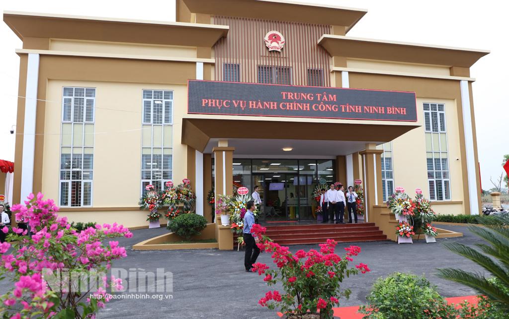 Trung tâm Phục vụ hành chính công tỉnh Ninh Bình là 1 trong 39 điểm thu nhận hồ sơ căn cước trên địa bàn tỉnh. Ảnh: NBO