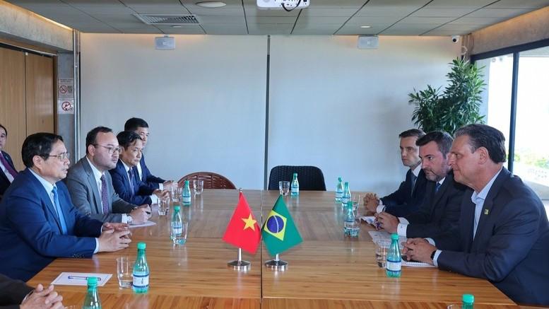 Thủ tướng Chính phủ Phạm Minh Chính tiếp Bộ trưởng Nông nghiệp Brazil Carlos Fávaro. (Ảnh: VGP/Nhật Bắc)