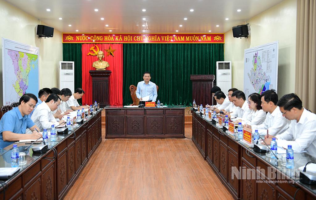 Các đại biểu dự buổi làm việc.