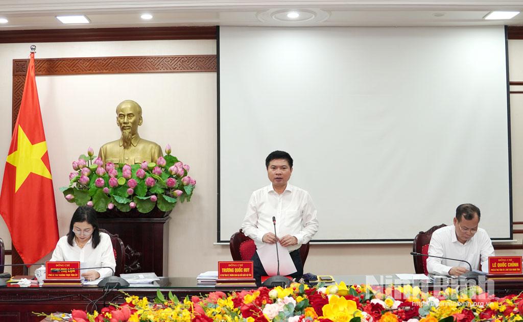 Đồng chí Trương Quốc Huy, Bí thư Tỉnh ủy, Trưởng Đoàn đại biểu Quốc hội tỉnh phát biểu kết luận buổi làm việc với phường Hà Nam và phường Phủ Lý.