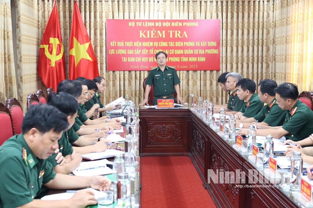Thiếu tướng Nguyễn Văn Thiện, Phó Tư lệnh BĐBP phát biểu kết luận buổi kiểm tra.
