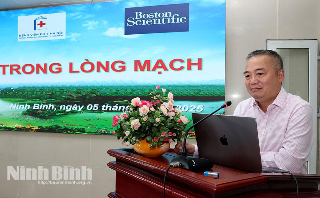 Phó Giáo sư, Tiến sĩ Nguyễn Lân Hiếu, Giám đốc Bệnh viện Đại học Y Hà Nội phát biểu tại Hội thảo.