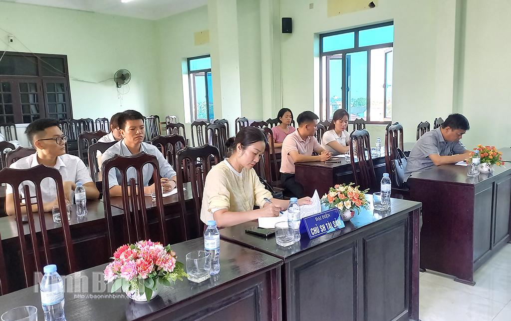 Toàn cảnh phiên đấu giá.