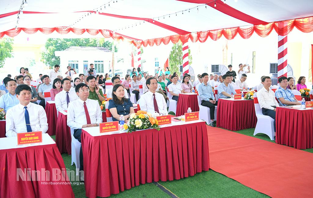 Các đại biểu dự lễ khởi công.