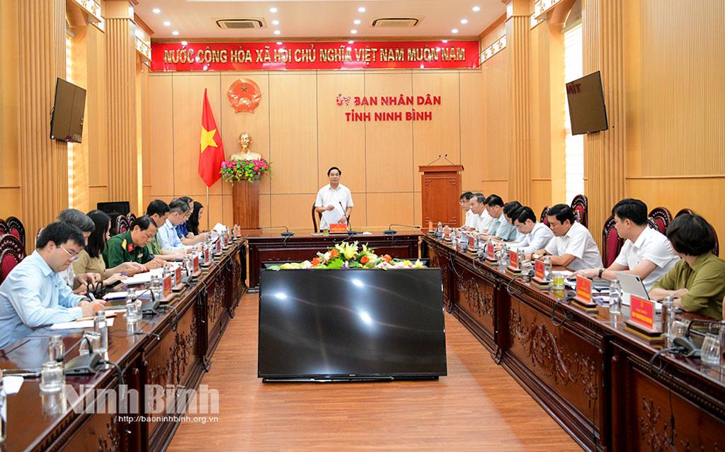 Đồng chí Nguyễn Anh Chức, Ủy viên Ban Thường vụ Tỉnh ủy, Phó chủ tịch UBND tỉnh chủ trì và phát biểu tại hội nghị.