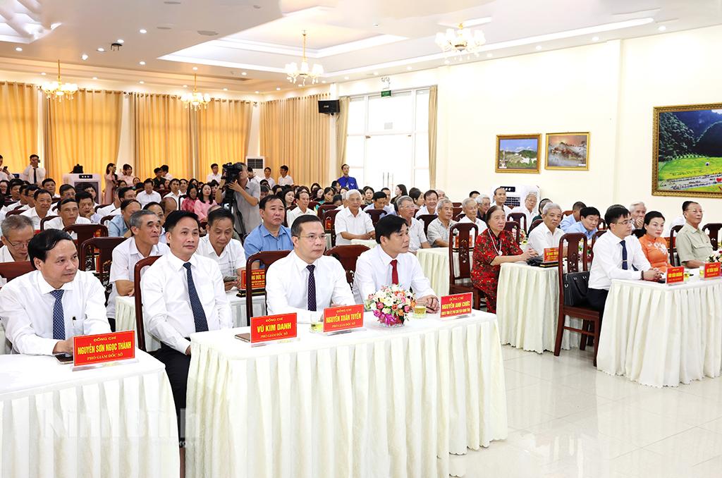 Các đại biểu dự gặp mặt.