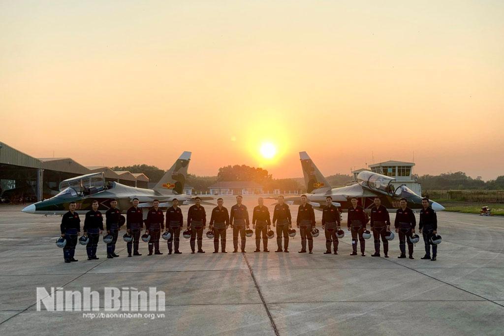 Cán bộ, giảng viên Trung đoàn 940, trường Sĩ quan Không quân tham gia thực hiện nhiệm vụ A80.