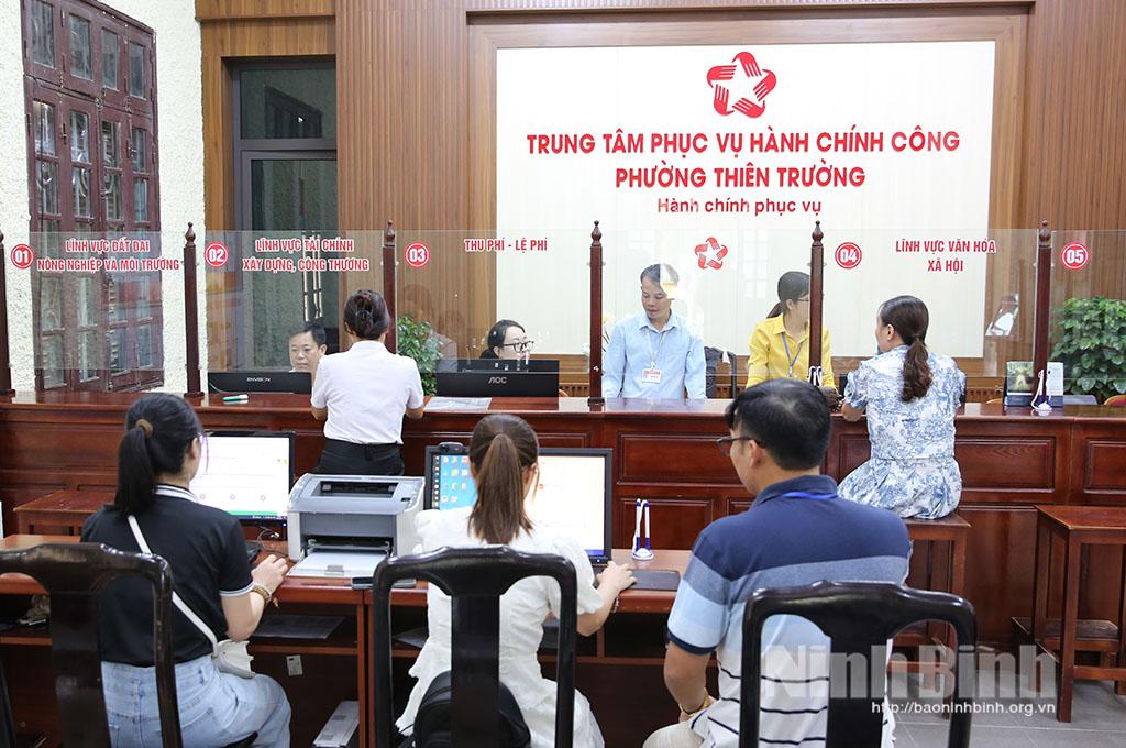 Trung tâm Phục vụ hành chính công phường Thiên Trường không ngừng nâng cao chất lượng giải quyết các thủ tục hành chính của người dân và doanh nghiệp.