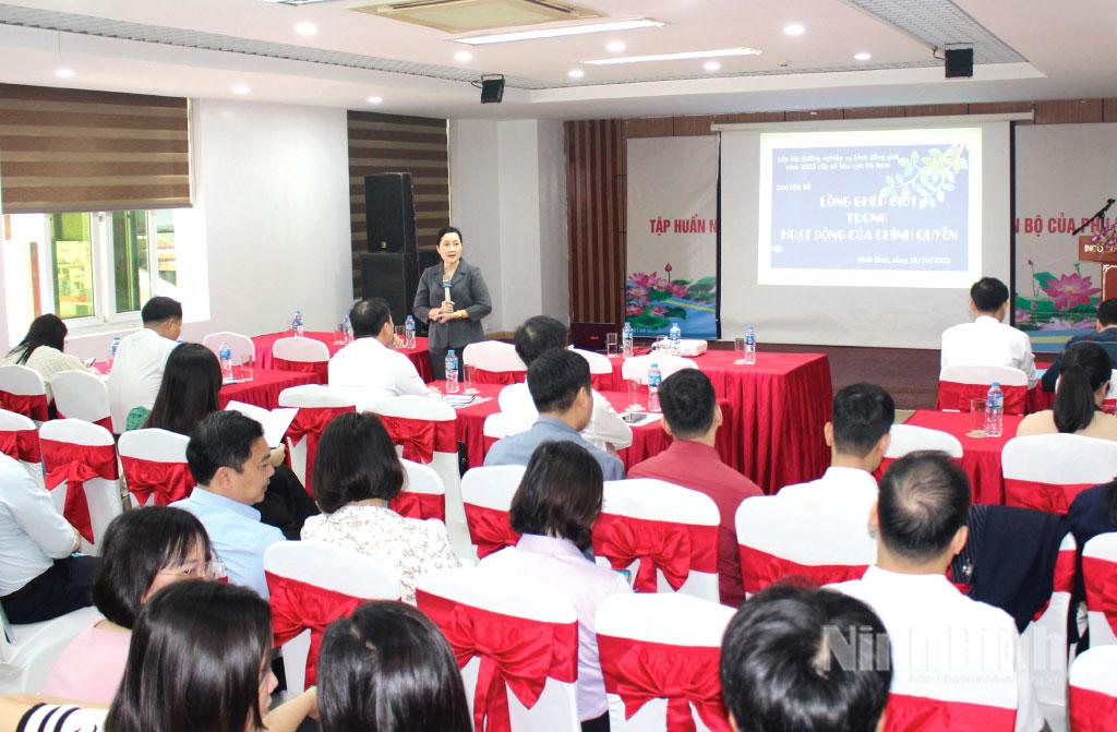 Sở Nội vụ tổ chức tập huấn nghiệp vụ cho đội ngũ cán bộ làm công tác bình đẳng giới và vì sự tiến bộ của phụ nữ.