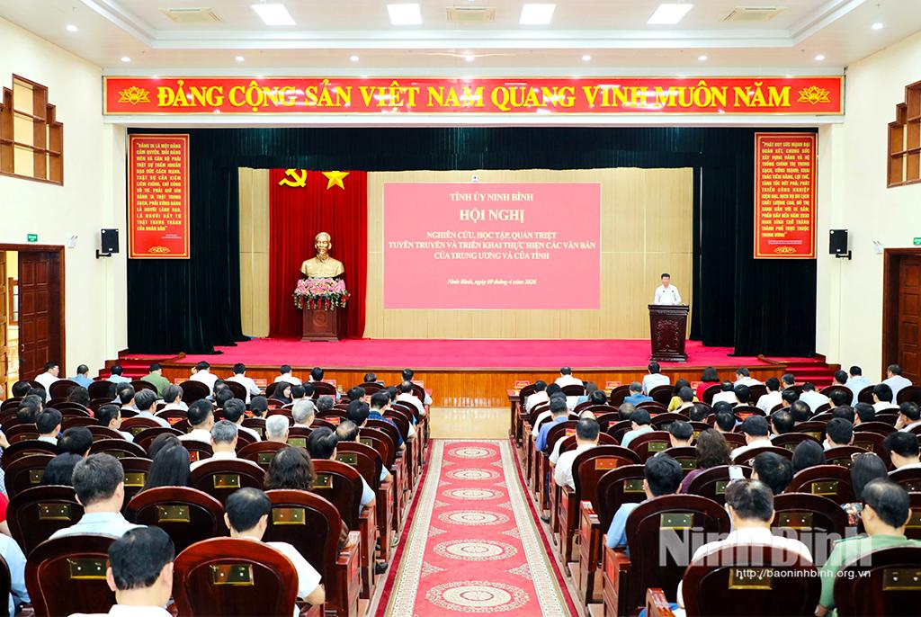 Quang cảnh hội nghị.