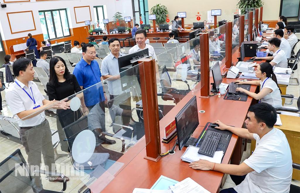 Khảo sát, đánh giá phong trào “Bình dân học vụ số” tại phường Hoa Lư