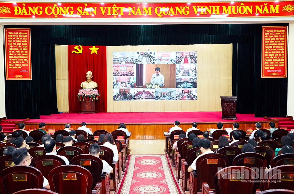 Quang cảnh hội nghị tại điểm cầu tỉnh Ninh Bình.