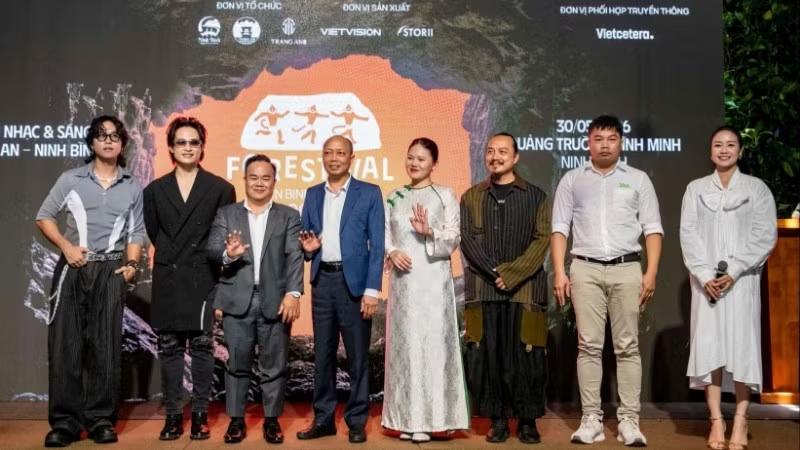 Ban tổ chức và một số nghệ sĩ tại buổi công bố Forestival 2026. (Ảnh: Ban tổ chức cung cấp)