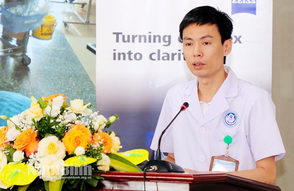 Đồng chí Phạm Anh Tuấn, Phó Giám đốc Bệnh viện Đa khoa tỉnh Ninh Bình phát biểu khai mạc Hội thảo.
