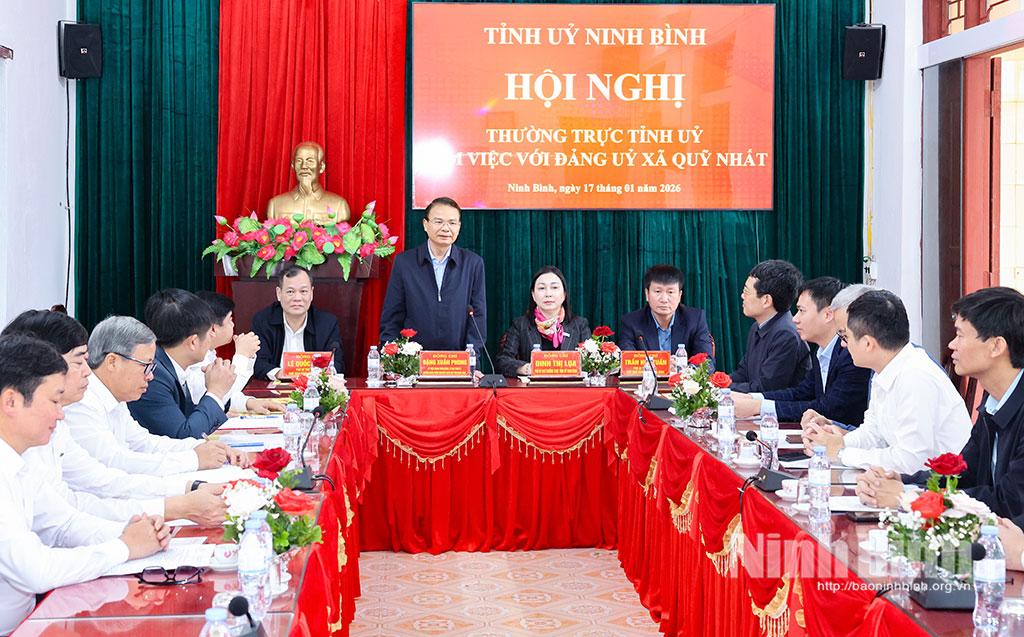 Đồng chí Đặng Xuân Phong, Ủy viên Trung ương Đảng, Bí thư Tỉnh ủy, Trưởng Đoàn đại biểu Quốc hội tỉnh phát biểu tại buổi làm việc.